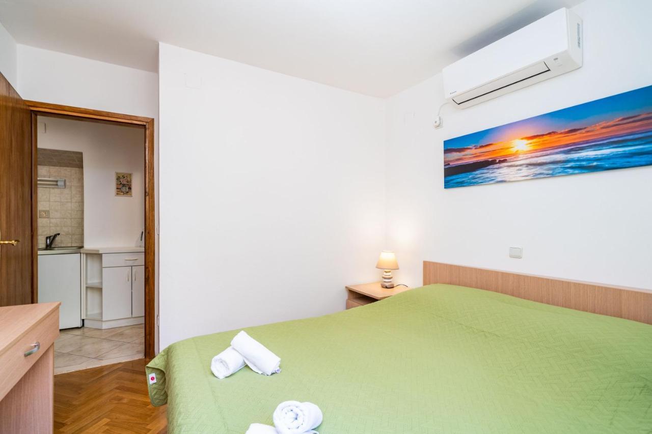 Central Apartment With Terrace Dubrovnik Eksteriør billede