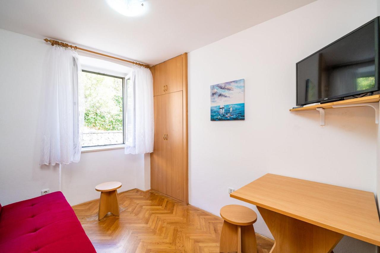 Central Apartment With Terrace Dubrovnik Eksteriør billede