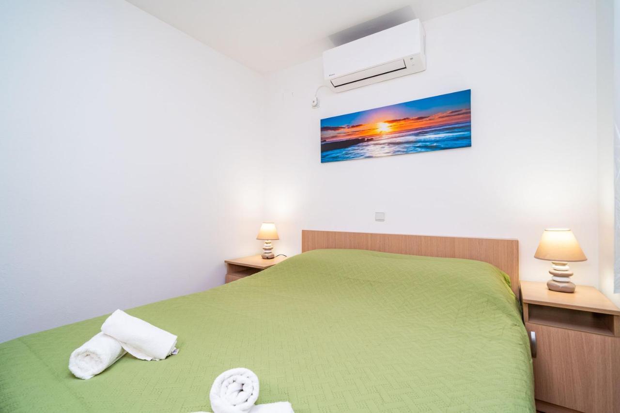 Central Apartment With Terrace Dubrovnik Eksteriør billede