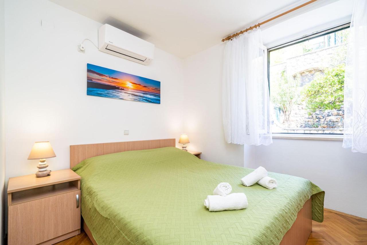Central Apartment With Terrace Dubrovnik Eksteriør billede
