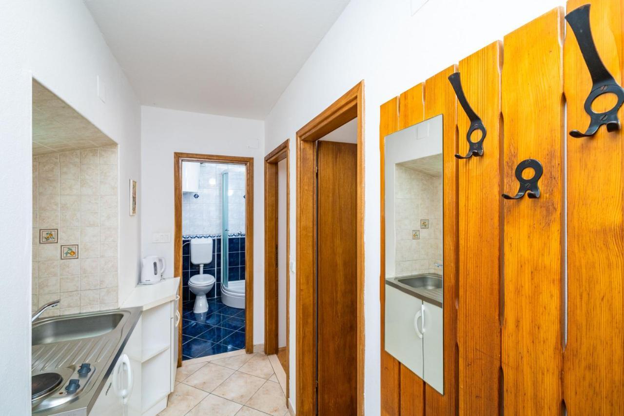 Central Apartment With Terrace Dubrovnik Eksteriør billede
