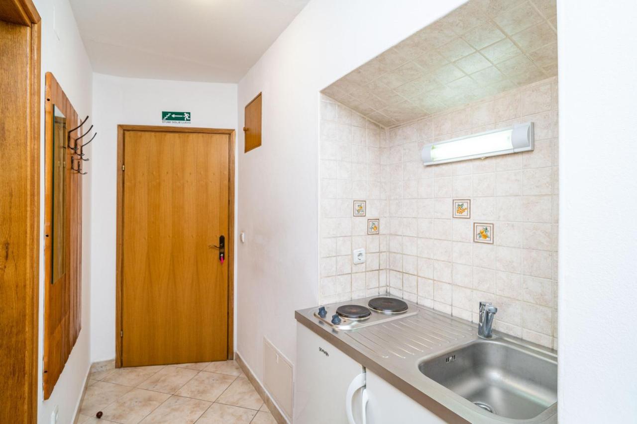 Central Apartment With Terrace Dubrovnik Eksteriør billede
