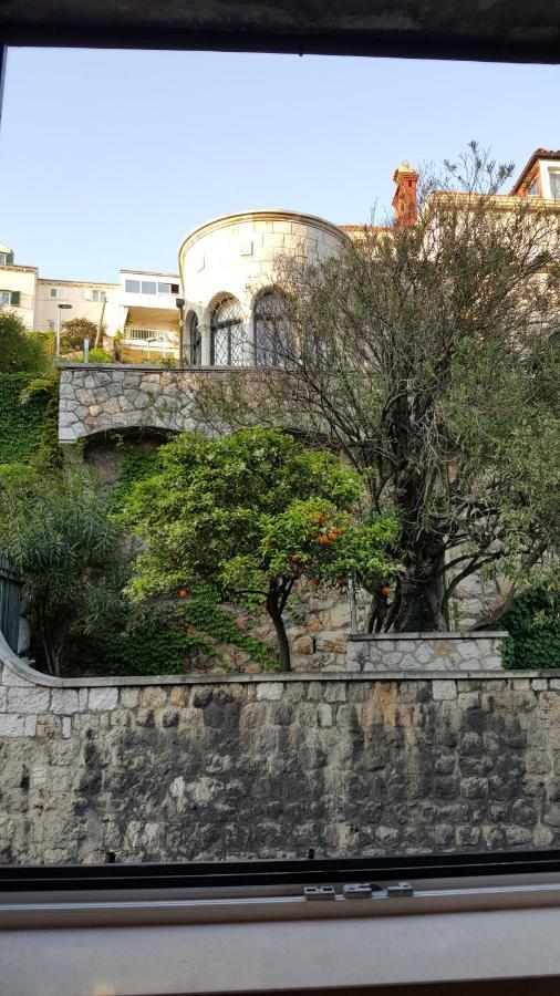 Central Apartment With Terrace Dubrovnik Eksteriør billede