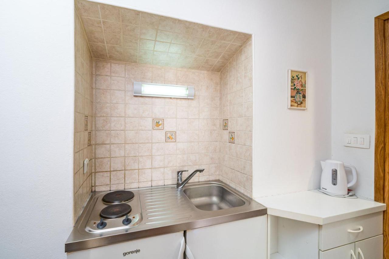 Central Apartment With Terrace Dubrovnik Eksteriør billede